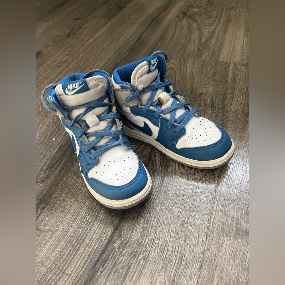 Jordan retro 1 high